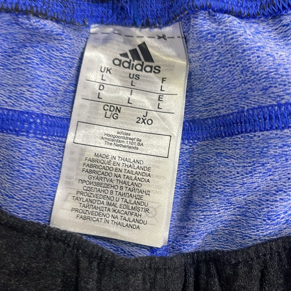 Men’s Adidas Shorts -  men’s large - Picture 2 of 3